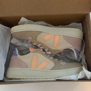 Veja V-10 Sneakers